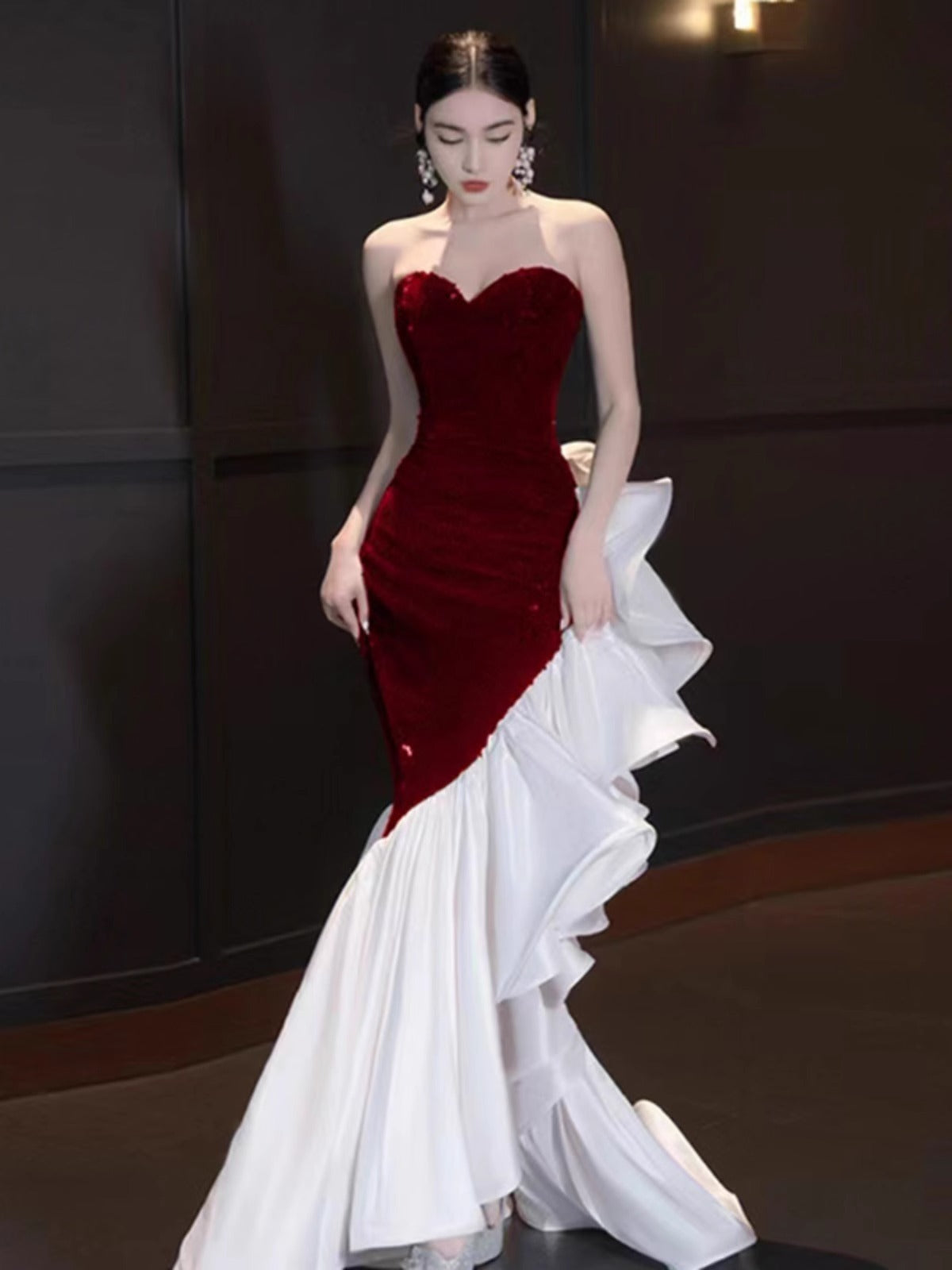 Stylish Tube Gown for Women’s Evening Occasions