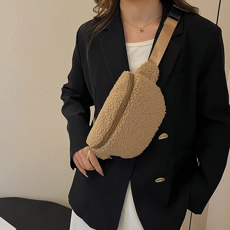 Cozy Lamb Wool Crossbody – Stylish Shoulder Bag for Women