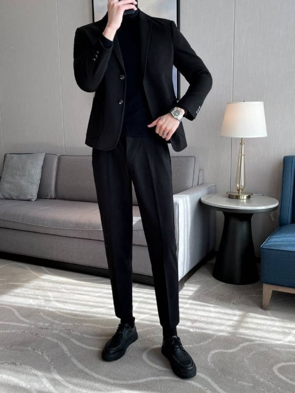 Stylish Woolen Coat Perfect for Cool Weather Outfits