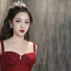 រ៉ូប Sequin របស់ស្ត្រីទាន់សម័យសម្រាប់ការភ្ជាប់ពាក្យដ៏អស្ចារ្យ