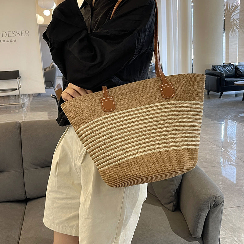 កាបូបស្ពាយ Crossbody Sling ដ៏ធំទូលាយ - ល្អឥតខ្ចោះសម្រាប់ការធ្វើដំណើរ និងការប្រើប្រាស់ប្រចាំថ្ងៃ